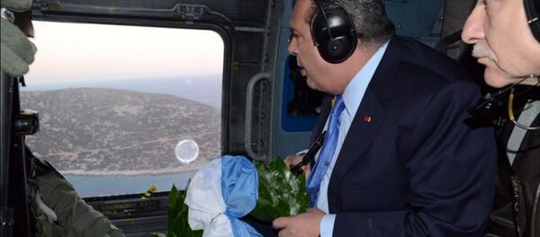 Kammenos, Kardak'a çiçek bıraktı - Sputnik Türkiye