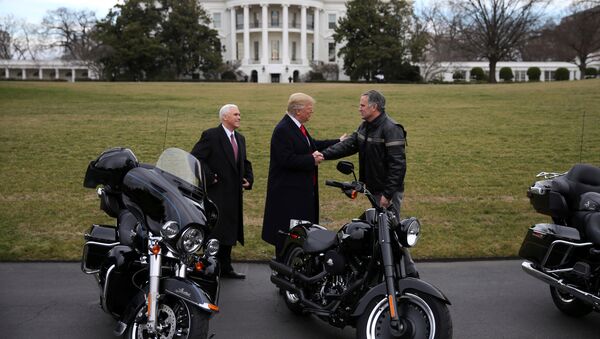 Donald Trump - Mike Pence / Harley Davidson - Sputnik Türkiye