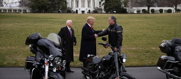Donald Trump - Mike Pence / Harley Davidson - Sputnik Türkiye