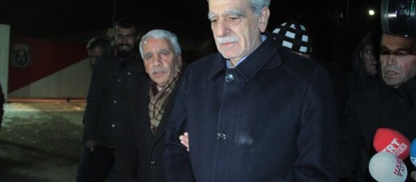 Ahmet Türk cezaevinden tahliye edildi - Sputnik Türkiye