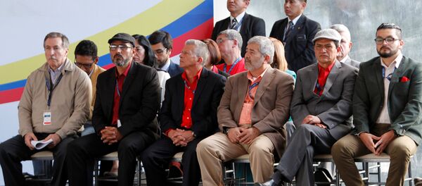 Barış görüşmelerine katılan ELN temsilcileri - Sputnik Türkiye