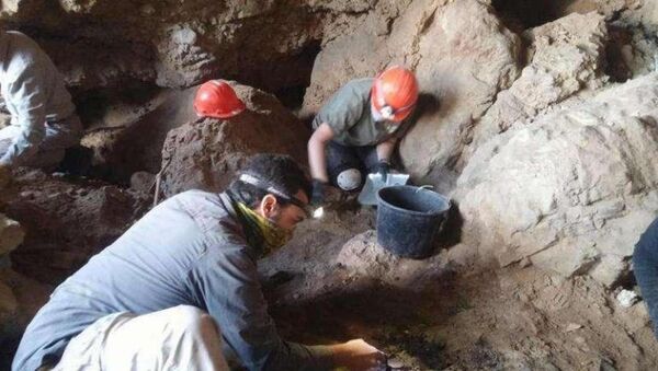 Ölü Deniz Parşömenleri'nin gizlendiği mağara - Sputnik Türkiye