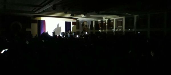 Meral Akşener konuşmasını karanlıkta yaptı - Sputnik Türkiye