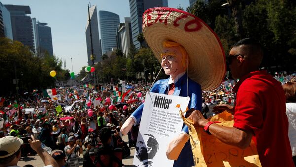 Mexico City'de Donald Trump protestosu - Sputnik Türkiye