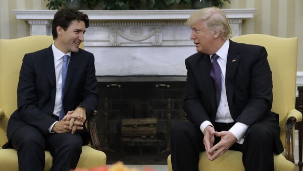 Kanada Başbakanı Trudeau ve ABD Başkanı Trump - Sputnik Türkiye