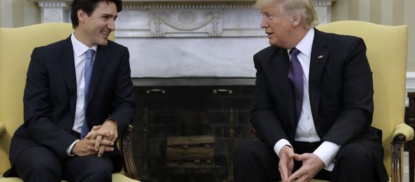 Kanada Başbakanı Trudeau ve ABD Başkanı Trump - Sputnik Türkiye