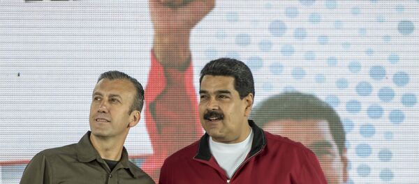 Tareck El Aissami ve Nicolas Maduro - Sputnik Türkiye