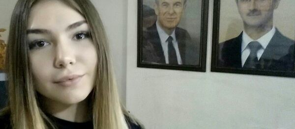 'Dünyanın en güçlü kızı' olarak anılan 17 yaşındaki Rus halterci Maryana Naumova, Şam'ı ziyaret etti. - Sputnik Türkiye