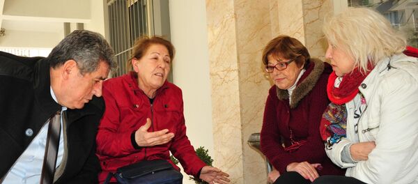 Saldırıya uğradıklarını iddia eden CHP üyeleri 65 yaşındaki Birsen Dirik ve 64 yaşındaki Necla Savaş Saldırıya uğradıklarını iddia eden CHP üyeleri 65 yaşındaki Birsen Dirik ve 64 yaşındaki Necla Savaş - Sputnik Türkiye