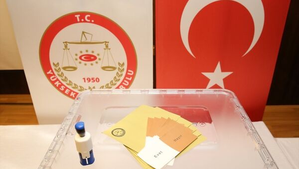 Referandumda kullanılacak oy pusulaları - Sputnik Türkiye