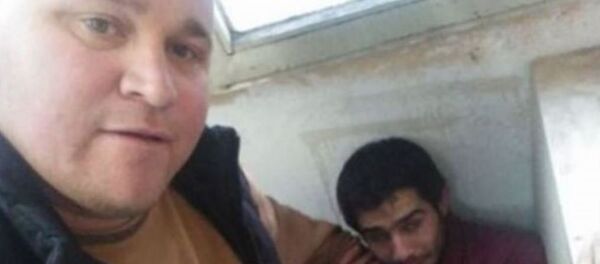 İşe geç kalan Suriyeli işçisini dövüp fotoğrafını paylaştı - Sputnik Türkiye