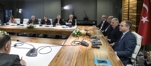 Başbakan Binali Yıldırım gazetecilerle - Sputnik Türkiye