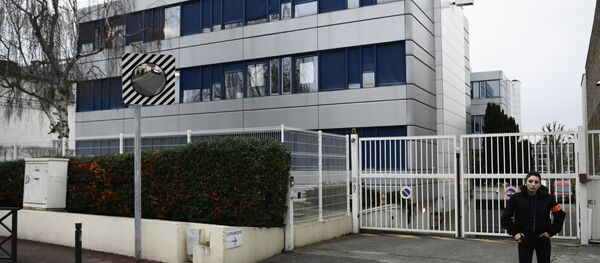 Ulusal Cephe'de (National Front - NF) polis araması - Sputnik Türkiye