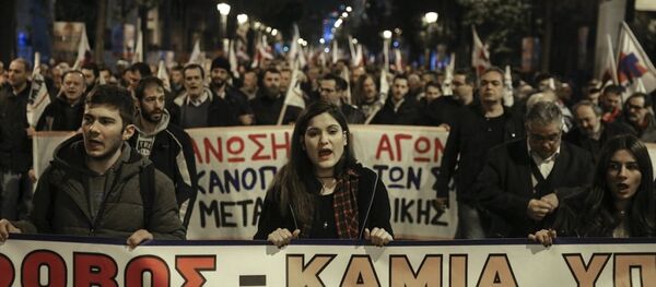 Yunanistan'da 'kemer sıkma' karşıtı gösteri Yunanistan'da 'kemer sıkma' karşıtı gösteri - Sputnik Türkiye