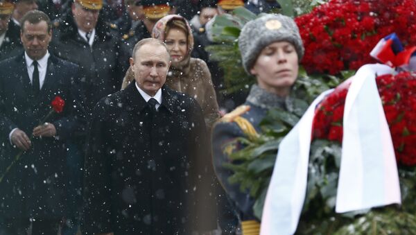 Rusya Devlet Başkanı Vladimir Putin, Vatanın Savunucuları Günü Bayramı'nda - Sputnik Türkiye