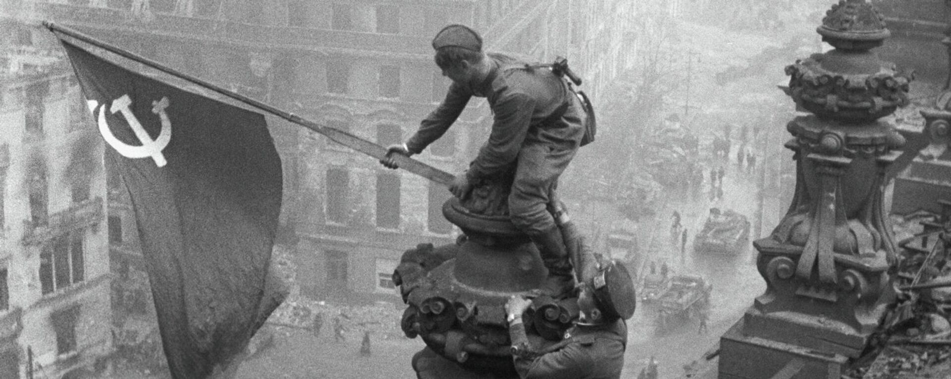 Kızıl Ordu'nun Berlin zaferinin sembolü Reichstag - Sputnik Türkiye, 1920, 06.11.2024