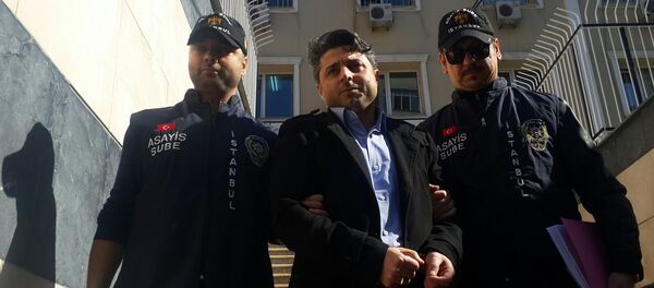 Müjdat Gezen Sanat Merkezi'ni kundaklayan kişi adliyeye sevkedildi Müjdat Gezen Sanat Merkezi'ni kundaklayan kişi adliyeye sevkedildi - Sputnik Türkiye