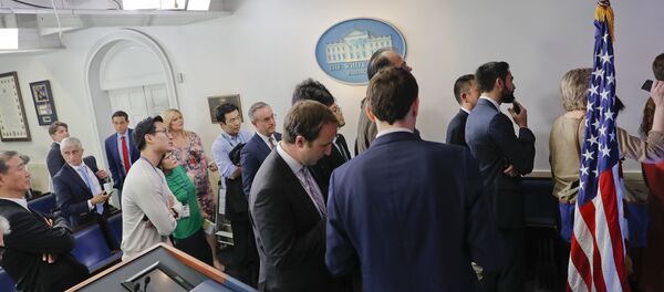 Beyaz Saray'da basın toplantısı krizi - Sputnik Türkiye