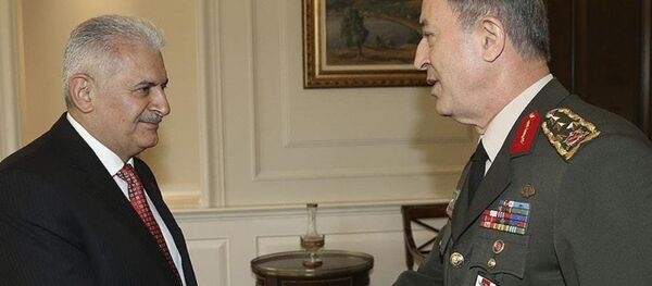 Başbakan Binali Yıldırım - Genelkurmay Başkanı Hulusi Akar - Sputnik Türkiye