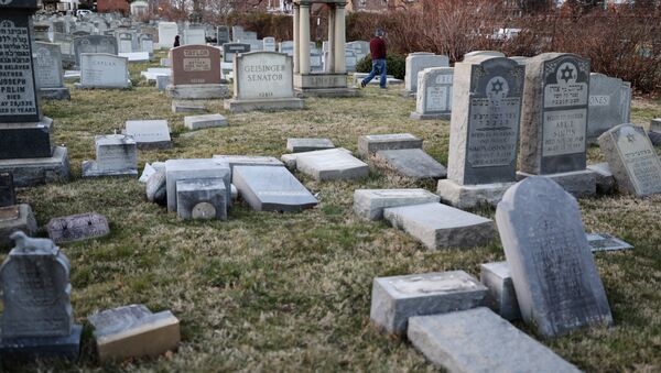 Tahrip edilen Philadelphia'daki Yahudi mezarlığı - Sputnik Türkiye