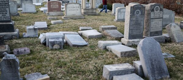 Tahrip edilen Philadelphia'daki Yahudi mezarlığı - Sputnik Türkiye