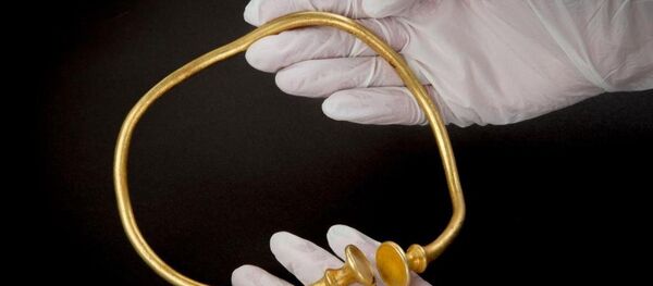 İngiltere'de bulunan en eski altın kolye ve bilezikler - Sputnik Türkiye