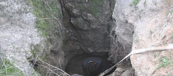 Musul kentinin güneyindeki Ruju köyü yakınında bulunan toplu mezar - Sputnik Türkiye