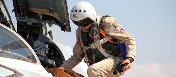 Su-24 jeti Suriye'deki Rus üssünde - Sputnik Türkiye