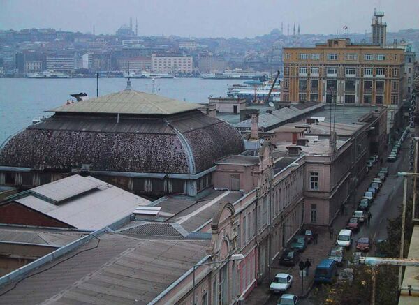 Paket Postanesi'nin yıkılan arduvaz kaplı kubbesi - Sputnik Türkiye