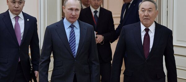 Rusya Devlet Başkanı Vladimir Putin ve Kazak mevkidaşı Nursultan Nazarbayev - Sputnik Türkiye