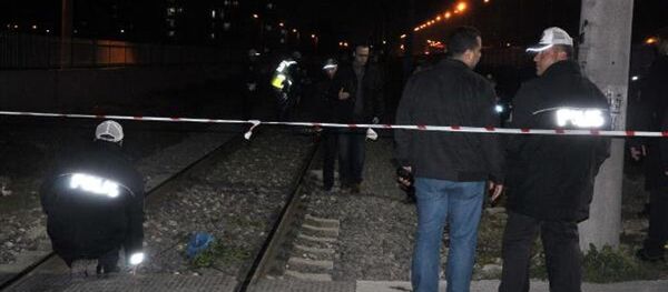 Suriyeli yaşlı kadın trenin altında can verdi Suriyeli yaşlı kadın trenin altında can verdi - Sputnik Türkiye