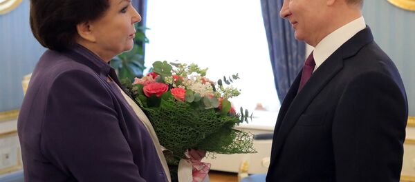 16 Haziran 1963 yılında Vostok uzay aracı ile uzaya çıkan ilk kadın ve ilk sivil olan emekli Sovyet kozmonotu, Rusya parlamentosunun alt kanadı Duma milletvekili Valentina Tereşkova 80 yaşında. - Sputnik Türkiye