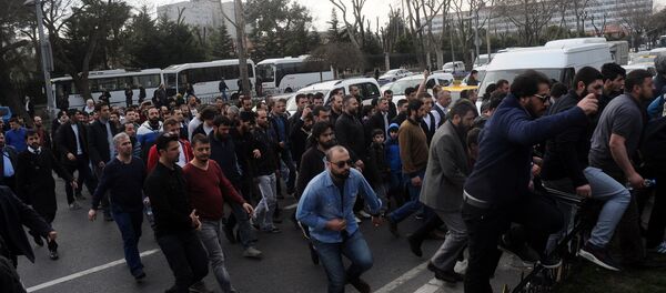 İstanbul Emniyet önünde düzenlenen Hizb-ut Tahrir eylemi - Sputnik Türkiye