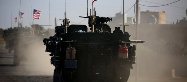 Menbiç'te konuşlanan ABD askerlerinin görüntüleri yayınlandı. - Sputnik Türkiye