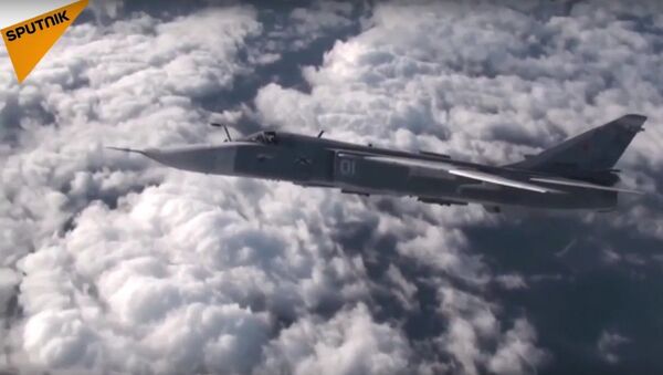 Rus savaş uçağı diğer bir uçağa gökte yakıt doldurdu - Sputnik Türkiye