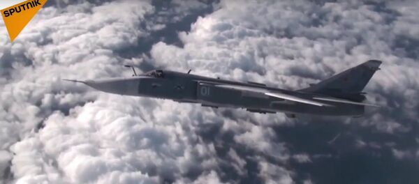 Rus savaş uçağı diğer bir uçağa gökte yakıt doldurdu - Sputnik Türkiye