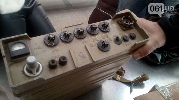 Ukrayna'da Türk yolcunun bagajından çıkan askeri radyo istasyon cihazı. - Sputnik Türkiye