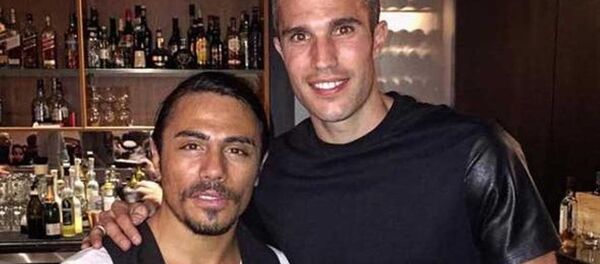 Nusret ve Robin van Persie - Sputnik Türkiye