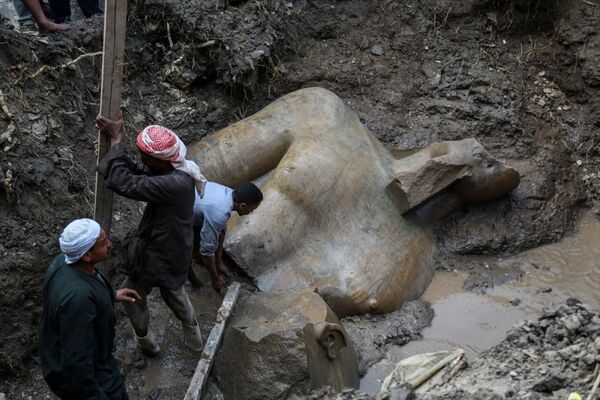 Mısır'da 3 bin 300 yıllık heykeller bulundu - Sputnik Türkiye
