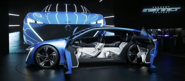 Gelecekte otonom sürüş fikrini teşvik eden Fransa merkezli otomotiv şirketi Peugeot, Cenevre’de Instinct Concept modelini tanıttı. - Sputnik Türkiye
