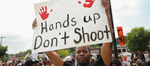 Michael Brown'ın öldürülmesi eylemlerle protesto edildi - Sputnik Türkiye