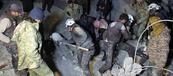 Suriye'nin El Cinah köyünde vurulan cami Suriye'nin El Cinah köyünde vurulan cami - Sputnik Türkiye