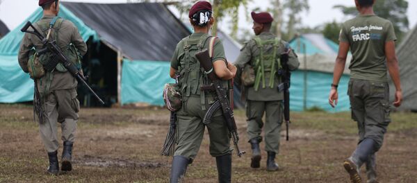 FARC silah bırakmaya başladı - Sputnik Türkiye