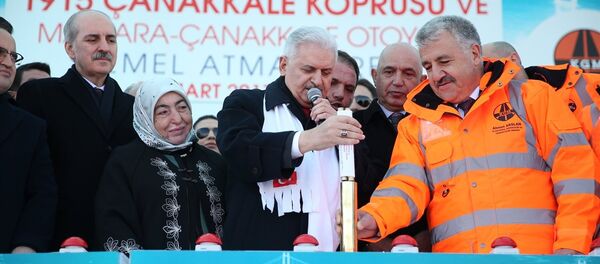 Başbakan Binali Yıldırım - 1915 Çanakkale Köprüsü temel atma töreni Başbakan Binali Yıldırım - 1915 Çanakkale Köprüsü temel atma töreni - Sputnik Türkiye