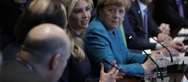 Ivanka Trump ve Angela Merkel - Sputnik Türkiye