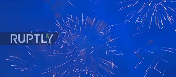 Kırım'ın Rusya'yla birleşmesinin 3. yıldönümü Moskova'da havai fişeklerle kutlandı / Video Haber Kırım'ın Rusya'yla birleşmesinin 3. yıldönümü Moskova'da havai fişeklerle kutlandı / Video Haber - Sputnik Türkiye
