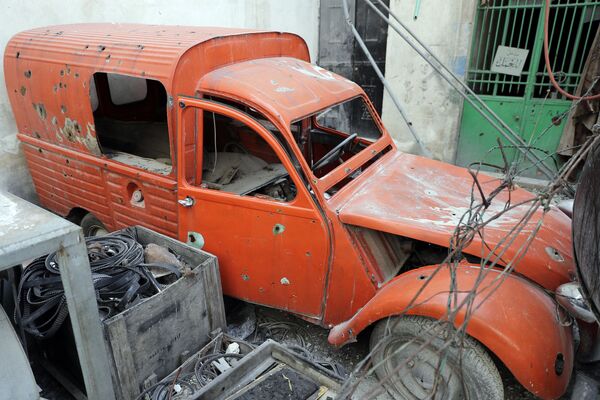 Harabeye dönen Halep'te klasik otomobil koleksiyonu - Sputnik Türkiye