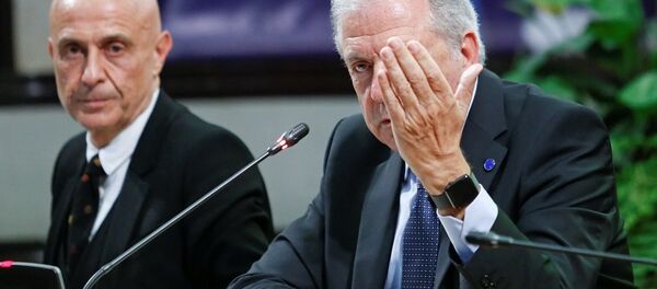 Dimitris Avramopoulos - Sputnik Türkiye