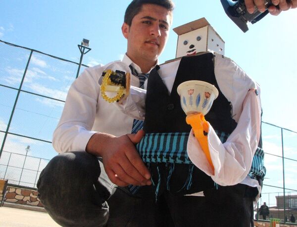 Sürmeli, elektronik mühendisi olmak istiyor. - Sputnik Türkiye