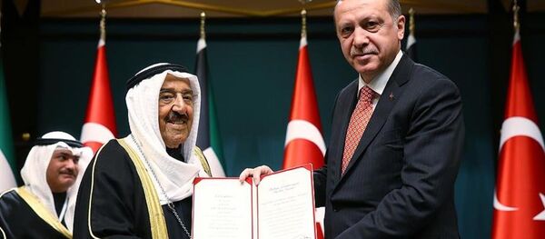 Kuveyt Emiri el Sabah'a Devlet Nişanı Kuveyt Emiri el Sabah'a Devlet Nişanı - Sputnik Türkiye